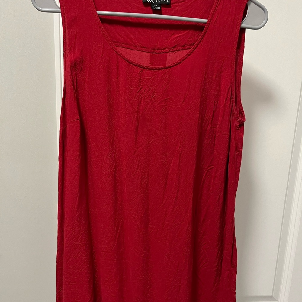 Red Sleeveless Top